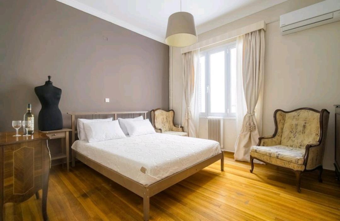 Emporikon Apartment Steps From Historic Center أثينا المظهر الخارجي الصورة