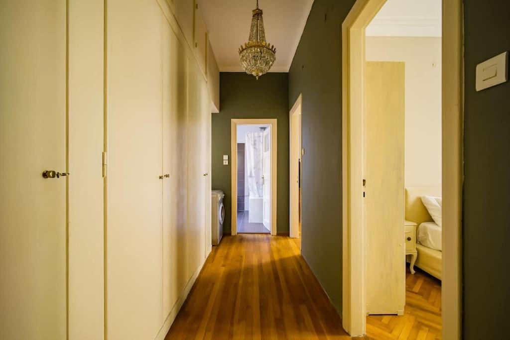 Emporikon Apartment Steps From Historic Center أثينا المظهر الخارجي الصورة