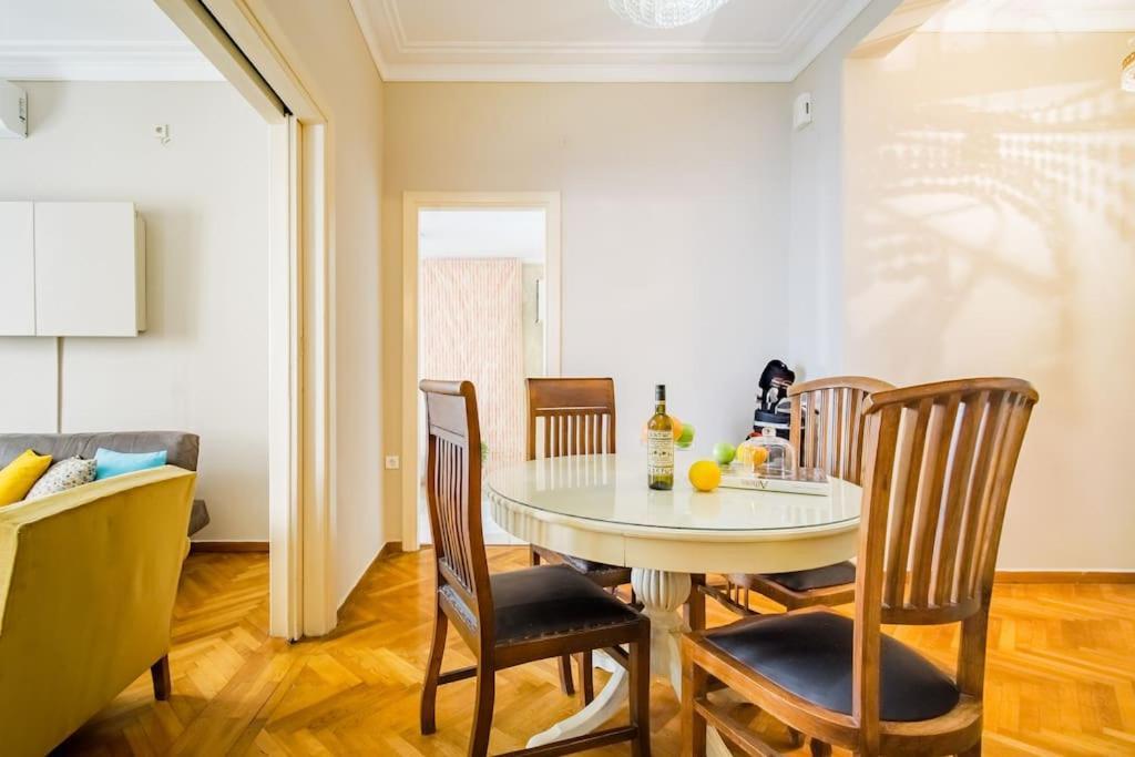 Emporikon Apartment Steps From Historic Center أثينا المظهر الخارجي الصورة