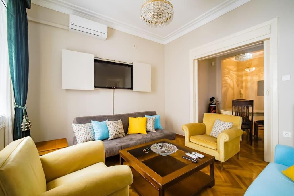 Emporikon Apartment Steps From Historic Center أثينا المظهر الخارجي الصورة