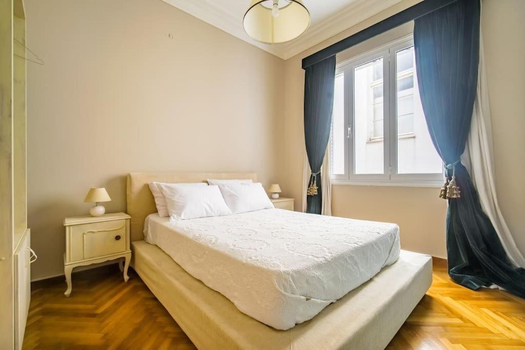 Emporikon Apartment Steps From Historic Center أثينا المظهر الخارجي الصورة