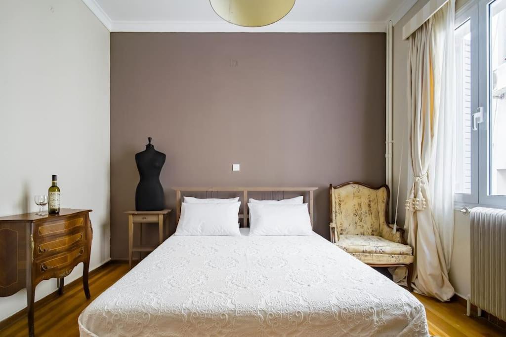 Emporikon Apartment Steps From Historic Center أثينا المظهر الخارجي الصورة