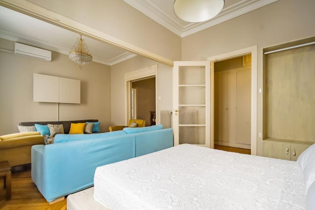 Emporikon Apartment Steps From Historic Center أثينا المظهر الخارجي الصورة