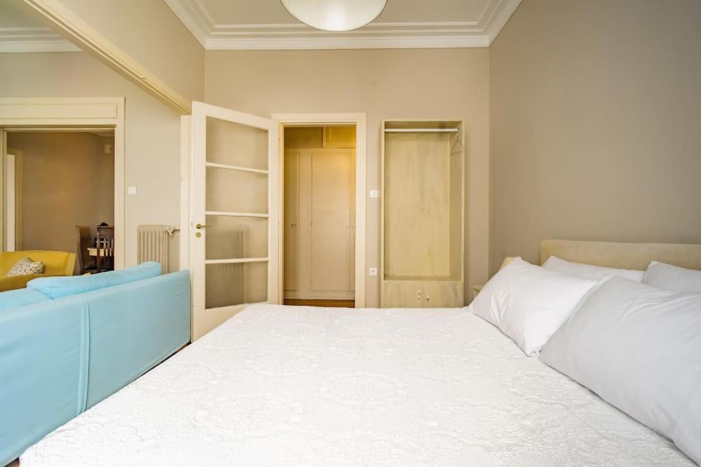 Emporikon Apartment Steps From Historic Center أثينا المظهر الخارجي الصورة
